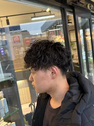 パーマ メンズ arika オケシ　リョウダイのヘアスタイル