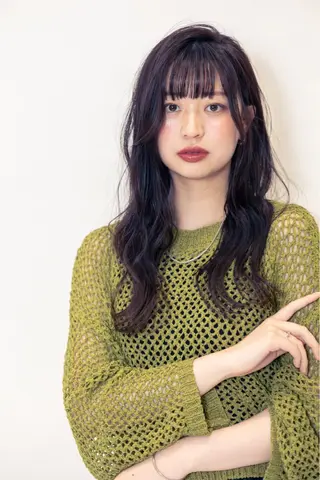 セミロング ブリーチなし透明感 🕊ワダ　ユイのヘアスタイル