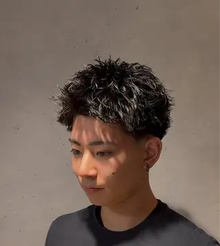 パーマ メンズ SALOWIN梅田茶屋町North店所属・岡田/メンズ特化/パ ーマ&ショートのプロのヘアスタイル