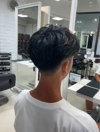 ショート メンズ 【シャドウパーマ センターパート】義心のヘアスタイル