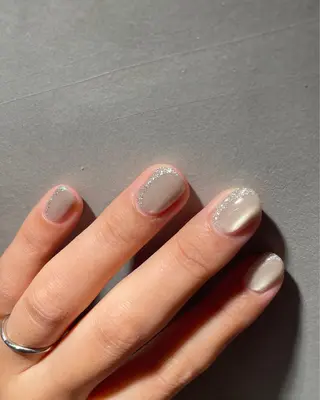 ネイル Nailsalon Repos.所属・Rika🌼 シンプル•マグネットのネイルデザイン