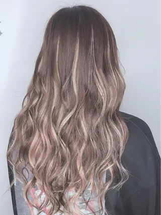 ロング エクステ・髪質改善・ ブリーチ・吉田大介のヘアスタイル