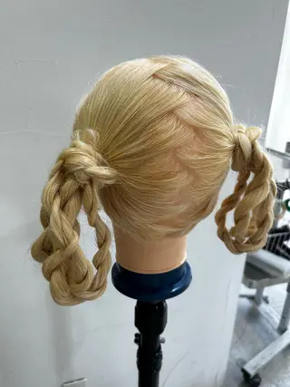 ロング ヘアアレンジ 🦄HITOMI 🦄MEMEのマツエク・マツパデザイン