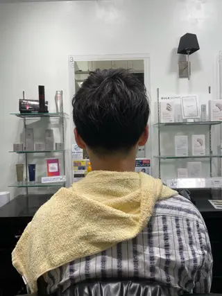 メンズ ゼロスバーバーショップ所属・パーマ特化 三浦楓雅のヘアスタイル