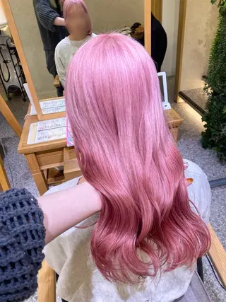 ロング TIGRE tenjin所属・岩崎 レイのヘアスタイル