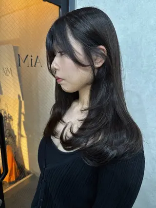 ロング カラー AIRI layer cut hairのヘアスタイル
