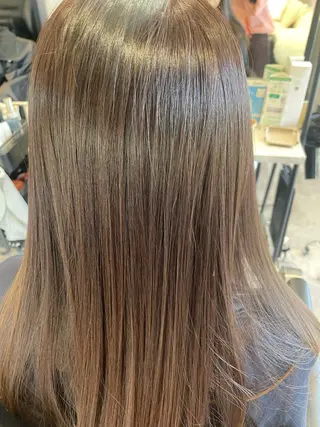 ロング カラー 山内 彩愛のヘアスタイル