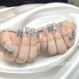 ネイル RAFFINE 月🦋🩵のネイルデザイン
