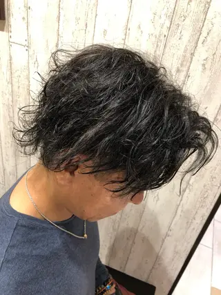 ショート カラー メンズ ツイスパ/メンズ特化 🦋𝑺𝑶𝑵𝑬のヘアスタイル