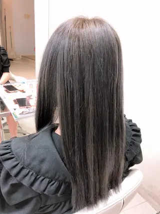 セミロング 阿部 美咲のヘアスタイル