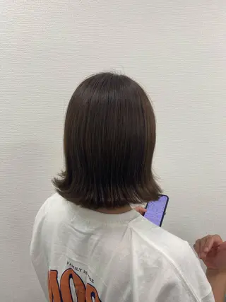 ミディアム カラー ヘアアレンジ 艶カラー/ハイトーン /レイヤーカットのヘアスタイル