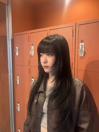 ロング Shion/ レイヤー/髪質改善のヘアスタイル