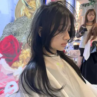 セミロング SHIN レイヤー‪‪カットのヘアスタイル