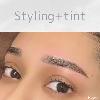 アイブロウ Rezel Eyebrowの眉毛・アイブロウイメージ