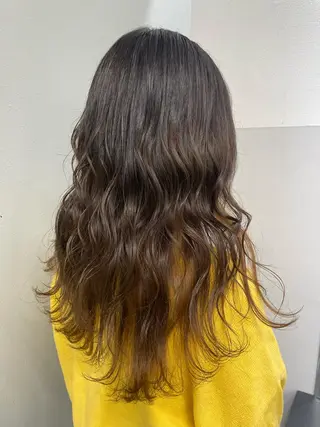カラー AIRI layer cut hairのヘアスタイル
