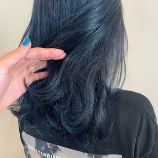 カラー 津秋 朝美のヘアスタイル