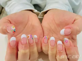 ミディアム ネイル マツエク・マツパ アイブロウ 13日3980円‼️ マグもデザインも◎のネイルデザイン