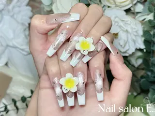 ネイル E.N🦋 長さ出し/持ち込みのネイルデザイン