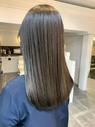 ロング カラー 平 ちひろのヘアスタイル