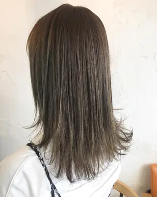セミロング 松田 由紀子のヘアスタイル