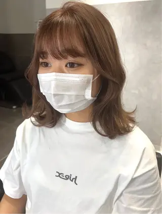 セミロング カラー パーマ ヘアアレンジ _WHITE鳳所属・ミルクティーベージュ ハイライトヘアHIのヘアスタイル