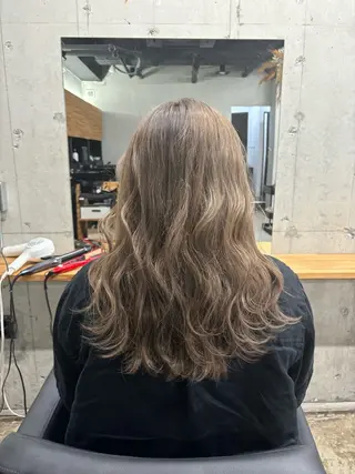 セミロング カラー mono / Manatoのヘアスタイル