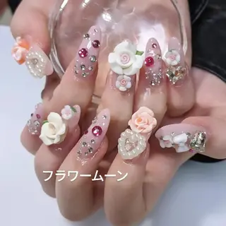 ネイル フラワー ムーンのネイルデザイン