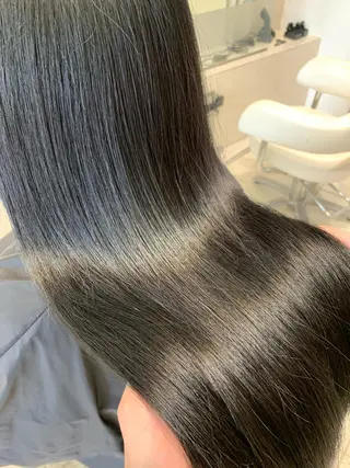 ロング ☃️顔周りレイヤー グレージュSHUTOのヘアスタイル