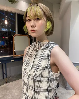 ミディアム sliver マツイ　レンのヘアスタイル