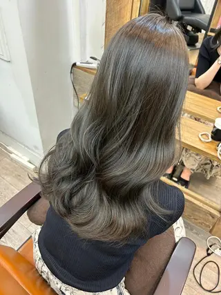 ロング カラー newibelsia 名駅のヘアスタイル