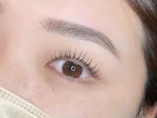 マツエク・マツパ スタイリスト兼 アイリストyuikaのヘアスタイル