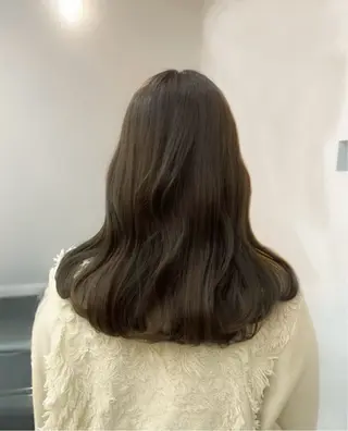 カラー MIYU 原宿 透明感カラーのヘアスタイル