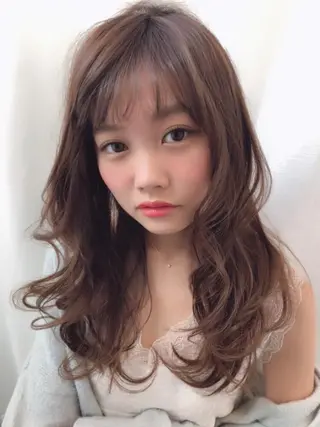 セミロング anB ハルカのヘアスタイル