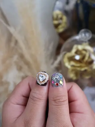 ネイル feliseey 〘フェリシー 〙のネイルデザイン