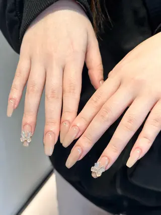 ネイル 🎀韓国レイヤー特化 🎀ベージュ/ミクのヘアスタイル