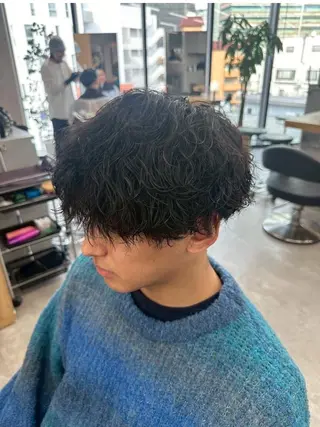 メンズ シャドウ/波巻き 朝崎倭斗のヘアスタイル