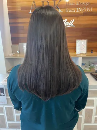 ロング no4ナチュラル戸祭所属・山越 美裕樹のヘアスタイル