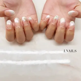 ネイル アイネイルズ所属・早川 梓のネイルデザイン