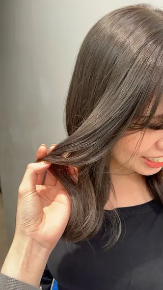 ミディアム カラー Lomalia もえかのヘアスタイル