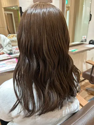 ロング カラー 篠原 来実のヘアスタイル