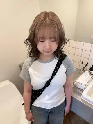 ミディアム 舟橋耀/ブリーチカラ ー/レイヤーカットのヘアスタイル