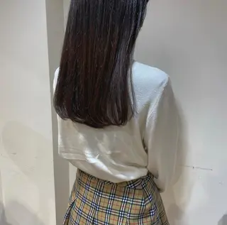 セミロング io所属・io濱川 遥のヘアスタイル