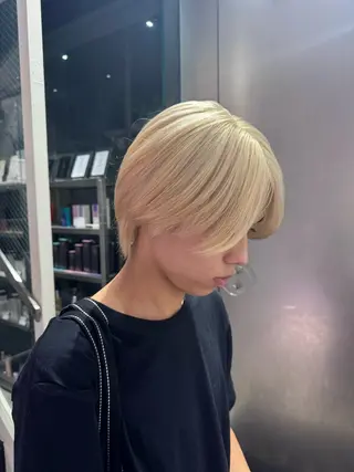 ショート カラー mao/天神ブリーチ ハイトーンカラーのヘアスタイル