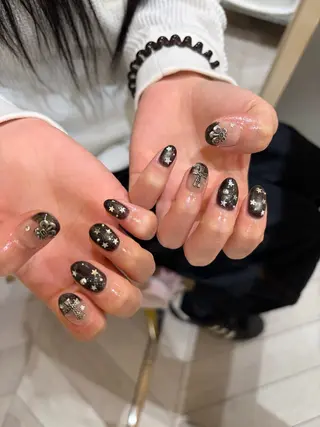 ネイル 派手髪ハイトーン💛 ネイル💅まりなのネイルデザイン
