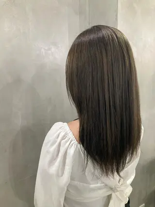 ロング ATELIER ZIZI川井さくらのヘアスタイル