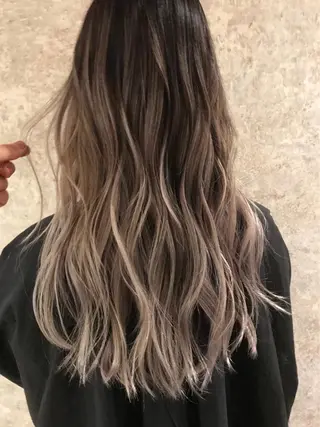 ロング Lolonois梅田 スタッフのヘアスタイル