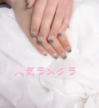 ネイル pink ladyサロン所属・べ にのネイルデザイン