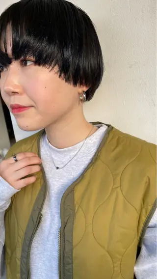 ショート カラー pole/apartment所属・💓パーマ，💗 レイヤーカットのヘアスタイル