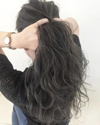 セミロング カラー LAS 代表 ナガカワ コウヘイのヘアスタイル