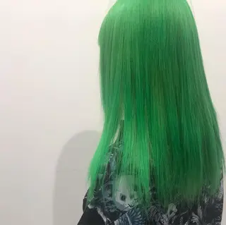 セミロング カラー Kro ハイトーン×ブリーチのヘアスタイル